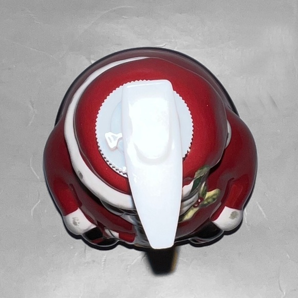 Santa Claus Soap Dispenser - Picture 6 of 7